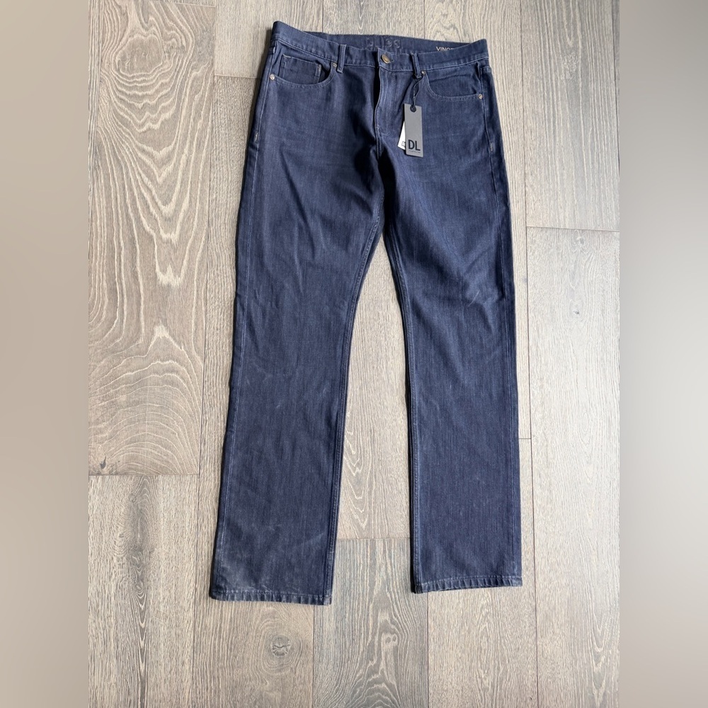 DL1961 Vince Casual Straight Leg Jean in Dark Wash Size 35
